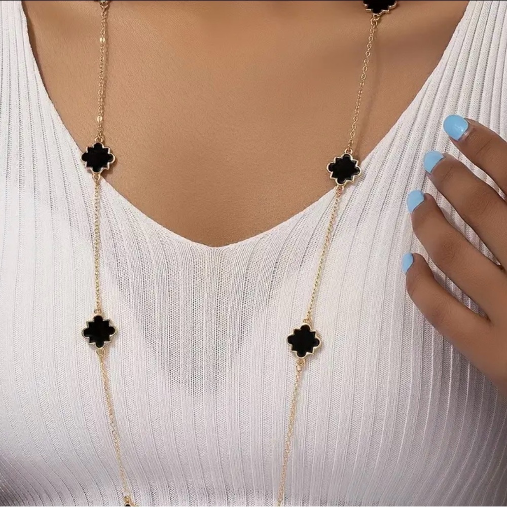 Elegant Geometric Black and Gold Necklace